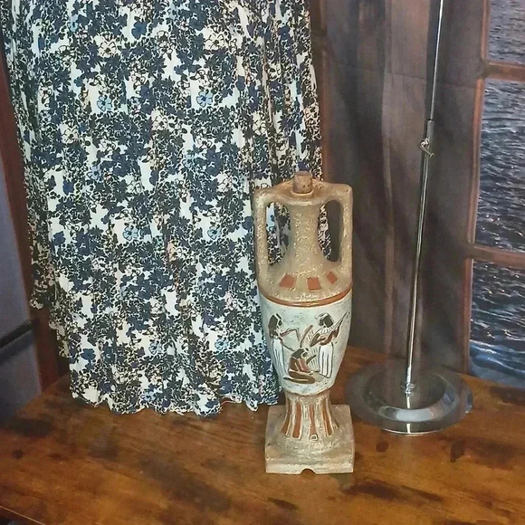 EGYPTIAN ART- 1950’s Italian neo-Egyptian decanter 14” tall x 5” across - Picture 8 of 11